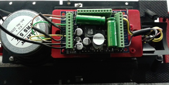In PIKO-Lok 37200 montierter ESU-Loksound-Decoder XL V4.0