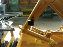 Detailansicht Arbeitsbeleuchtung Baggerarm, umgebaute Playmobil-Bauzuglok 4053
